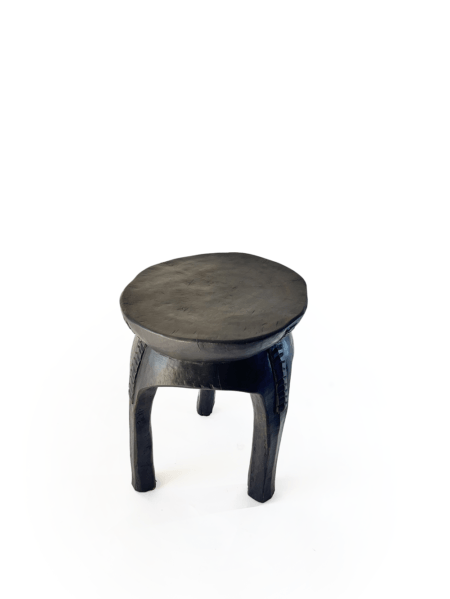 Tabouret tribal Lobi S à 3 pieds en bois - Côte d'Ivoire N°2 – Image 6