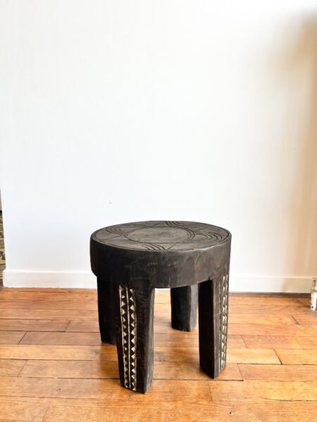 Bout de canapé Tabouret massif en bois "DOMY"  monoxyle- Table d'appoint- Table de chevet – Image 2