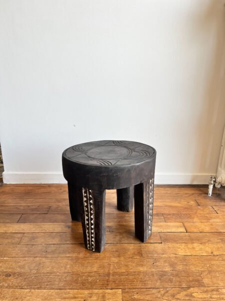 Bout de canapé Tabouret massif en bois "DOMY"  monoxyle- Table d'appoint- Table de chevet – Image 4