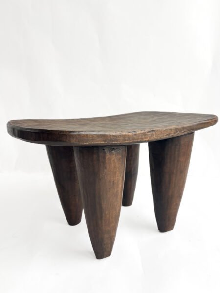 Tabouret africain Senoufo M sculptural en bois massif – Design organique & patine brute |Pièce unique | bout de canapé | tabouret d'appoint MAISON KWO