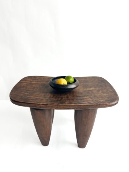 Tabouret africain Senoufo M sculptural en bois massif – Design organique & patine brute |Pièce unique | bout de canapé | tabouret d'appoint MAISON KWO