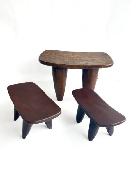 AMBIANCE Tabouret africain Senoufo M sculptural en bois massif – Design organique & patine brute |Pièce unique | bout de canapé | tabouret d'appoint MAISON KWO