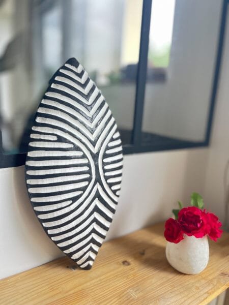 Bouclier mural décoratif en bois – Zénith Noir & Blanc -  Bamiléké 40 cm  Maison kwo