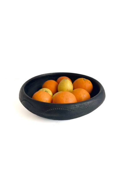 Plat Abron "Kânâh" noir en terre cuite fumée Ø 29cm – Image 10