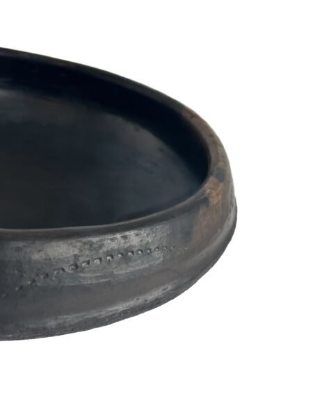 Plat Abron "Kânâh" Noir en terre cuite fumée  Ø 31cm – Image 7