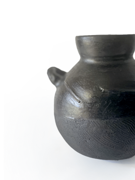 Pot traditionnel en terre cuite fumée Abron "Kânâh" – Canari africain artisanal -KéDjenou – Image 10