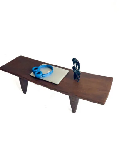 Banc ou table basse en bois massif – 110 cm – Design minimaliste & patine brute | Pièce unique, artisanat Côte d’Ivoire