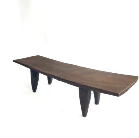 Banc ou table basse en bois massif – 110 cm – Design minimaliste & patine brute | Pièce unique, artisanat Côte d’Ivoire