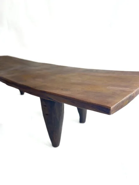 Banc ou table basse en bois massif – 110 cm – Design minimaliste & patine brute | Pièce unique, artisanat Côte d’Ivoire