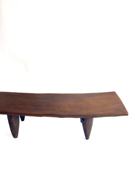 Banc ou table basse en bois massif – 110 cm – Design minimaliste & patine brute | Pièce unique, artisanat Côte d’Ivoire