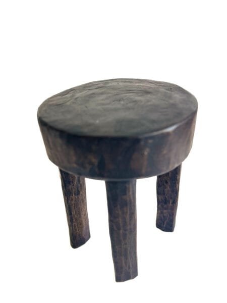 Tabouret Lobi  en Bois massif | en Bois massif - "Mahaï – Terre Brute" S1 – Image 4